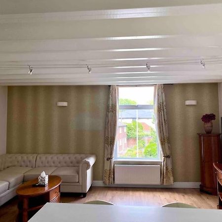Contemporary Duplex - Private Patio & Parking Apartment Stockport Bagian luar foto