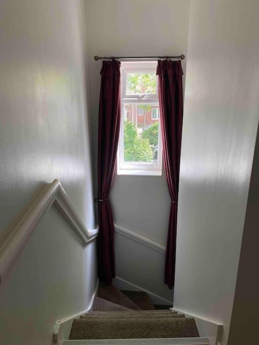 Contemporary Duplex - Private Patio & Parking Apartment Stockport Bagian luar foto