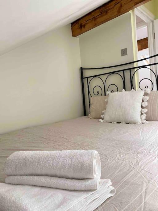 Contemporary Duplex - Private Patio & Parking Apartment Stockport Bagian luar foto