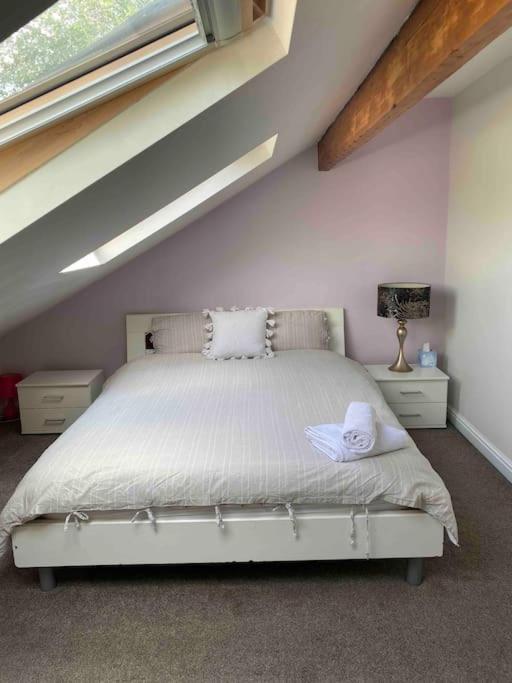 Contemporary Duplex - Private Patio & Parking Apartment Stockport Bagian luar foto