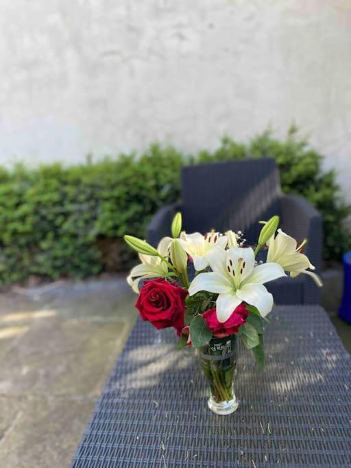 Contemporary Duplex - Private Patio & Parking Apartment Stockport Bagian luar foto