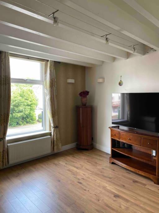 Contemporary Duplex - Private Patio & Parking Apartment Stockport Bagian luar foto