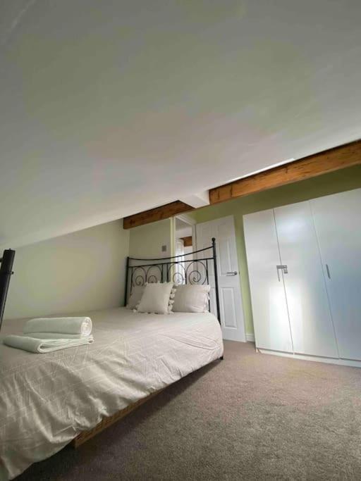 Contemporary Duplex - Private Patio & Parking Apartment Stockport Bagian luar foto