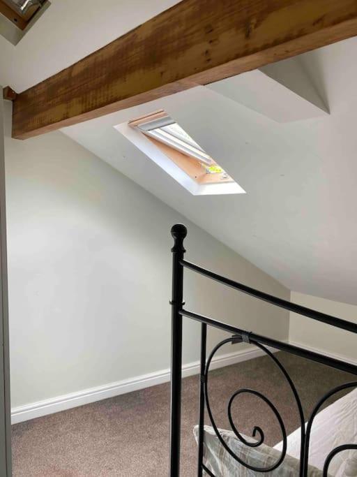 Contemporary Duplex - Private Patio & Parking Apartment Stockport Bagian luar foto