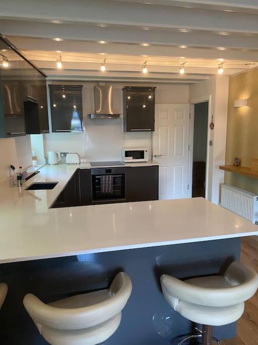 Contemporary Duplex - Private Patio & Parking Apartment Stockport Bagian luar foto