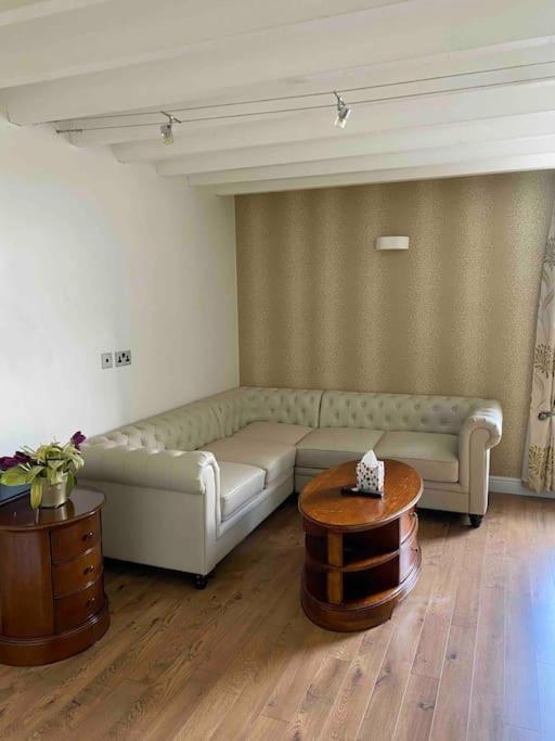 Contemporary Duplex - Private Patio & Parking Apartment Stockport Bagian luar foto